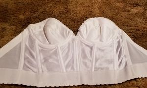 Strapless backless bra